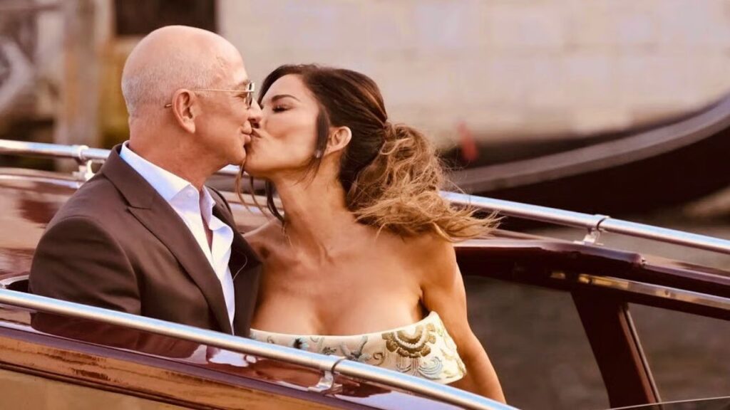 jeff bezos and lauren sanchez engaged